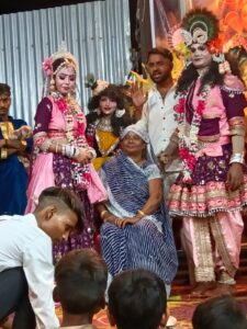 कानपुर नगर में श्री नवयुवक गणेश कमेटी द्वारा मनमोहित झांकियां दिखाई गई।        रिपोर्ट रोहित गिहार सहायक ब्यूरो प्रमुख कानपुर।                          MD NEWS बहुआयामी समाचार