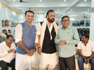 हरहुआ में श्री नरेंद्र होंडा के नए शोरूम का भव्य उद्घाटन
