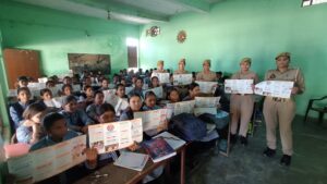 थाना इन्दरगढ़ जनपद कन्नौज क्रांतिकारी शिक्षा सदन इंटर कॉलेज त्रिलोकपुर में जाकर मिशन शक्ति टीम द्वारा उत्तर प्रदेश पुलिस द्वारा चलाए जा रहे अभियान रिपोर्टर धर्मेंद्र सिंहए मडी न्यूज़ बहु यामी समाचार पत्र कन्नौज