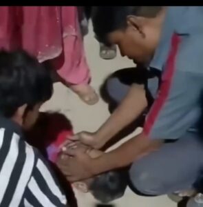 घर से हंसते हुए निकला था 17 साल का जमन किसे पता था रास्ते में मौत इंतजार कर रही है, ट्रक की टक्कर ने बुझा दिया परिवार का चिराग रिपोर्टर अनिल यादव मव‌ई अयोध्या एम डी न्यूज