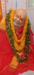 सारनाथ में बाबा नीम करौली महाराज के दर्शन-पूजन के बाद लगा भव्य भंडारा