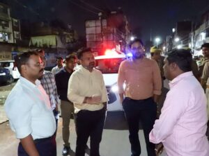 कानपुर में रात में बाजारों से उठेगा कूड़ा, नाइट इंस्पेक्शन पर निकले डीएम