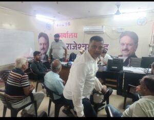 शिवपुरम कॉलोनी की जर्जर सड़क को लेकर BBP प्रदेश उपाध्यक्ष शिवांशु शर्मा ने विधायक राजेश्वर सिंह को सौंपा ज्ञापन। रिपोर्टर= रवि कुमार भट्ट वॉइस ब्यूरो चीफ (लखनऊ)MD NEWS बहुआयामी समाचार (लखनऊ)