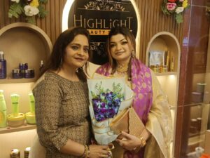 Highlight Salon Opens in Varanasi with Modern Beauty Facilities