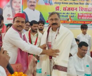 जिलाध्यक्ष सर्वजीत यादव एवं पूर्व प्रत्याशी कमलेश यादव का माला और शॉल पहनाकर किया स्वागत एवं सम्मान रिपोर्ट राष्ट्रीय शिकायत निवारण अधिकारी- अजीत यादव