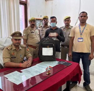कैंट रेलवे स्टेशन पर 10.8 लीटर अंग्रेजी शराब के साथ तस्करी का आरोपी गिरफ्तार