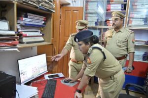 ​एसपी बाराबंकी ने थाना फतेहपुर का किया औचक निरीक्षण : दिए कड़े निर्देश, व्यवस्थाओं का लिया जायजा​बाराबंकी