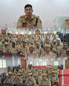 गोंडा : SP अभिषेक झा की अपराधियों को दो टूक चेतावनी  चुनाव में गड़बड़ी की तो खैर नहीं