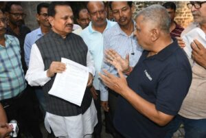 कानपुर की मिलों के बंद पहिए फिर से घूमेंगे, भाजपा सांसद रमेश अवस्थी ने लाल इमली से की शुरुआत