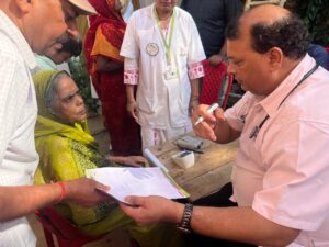 एशिया के सबसे बड़े सैनिक गांव – गहमर में ब्रेथ ईजी हॉस्पिटल द्वारा आयोजित निःशुल्क विशाल स्वास्थ्य शिविर संपन्न, ४२७ मरीजों ने उठाया लाभ
