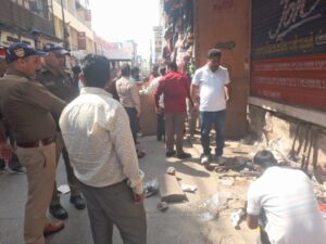 कुंभ से पहले हरिद्वार में अतिक्रमण पर चला प्रशासन का डंडा, मनसा देवी से हरकी पौड़ी तक हटाए ठेले-फड़