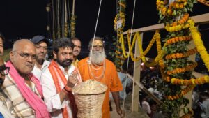 Sky Lanterns Illuminate the Night in Memory of Martyrs, 101 Lamps Offered to the Ganga