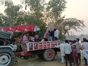 हेडलाइन: अमेठी के गोमती घाट पर मूर्ति विसर्जन के लिए उमड़ा जनसैलाब घाट पर ही चल रहा है विशाल भंडारा