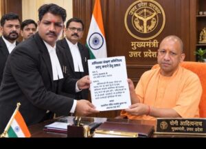 लखनऊ: अधिवक्ता सुरक्षा अधिनियम लागू करने की मांग तेज हाईकोर्ट के अधिवक्ता कमलेश भट्ट ने सीएम माननीय योगी आदित्यनाथ जी को सौंपा ज्ञापन